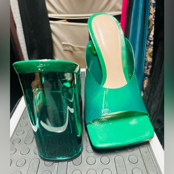Zara Green Block Heel Sandals - Picture 5 of 9
